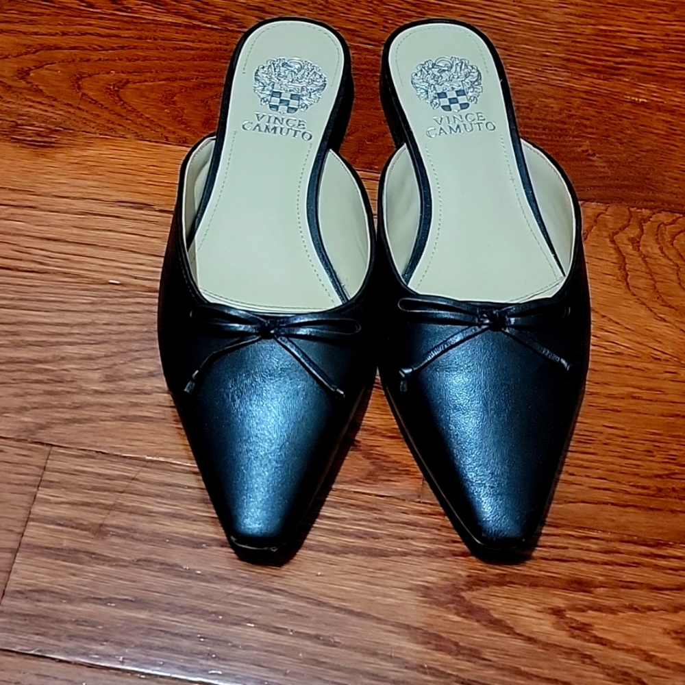 Vince Camuto black slide-ons